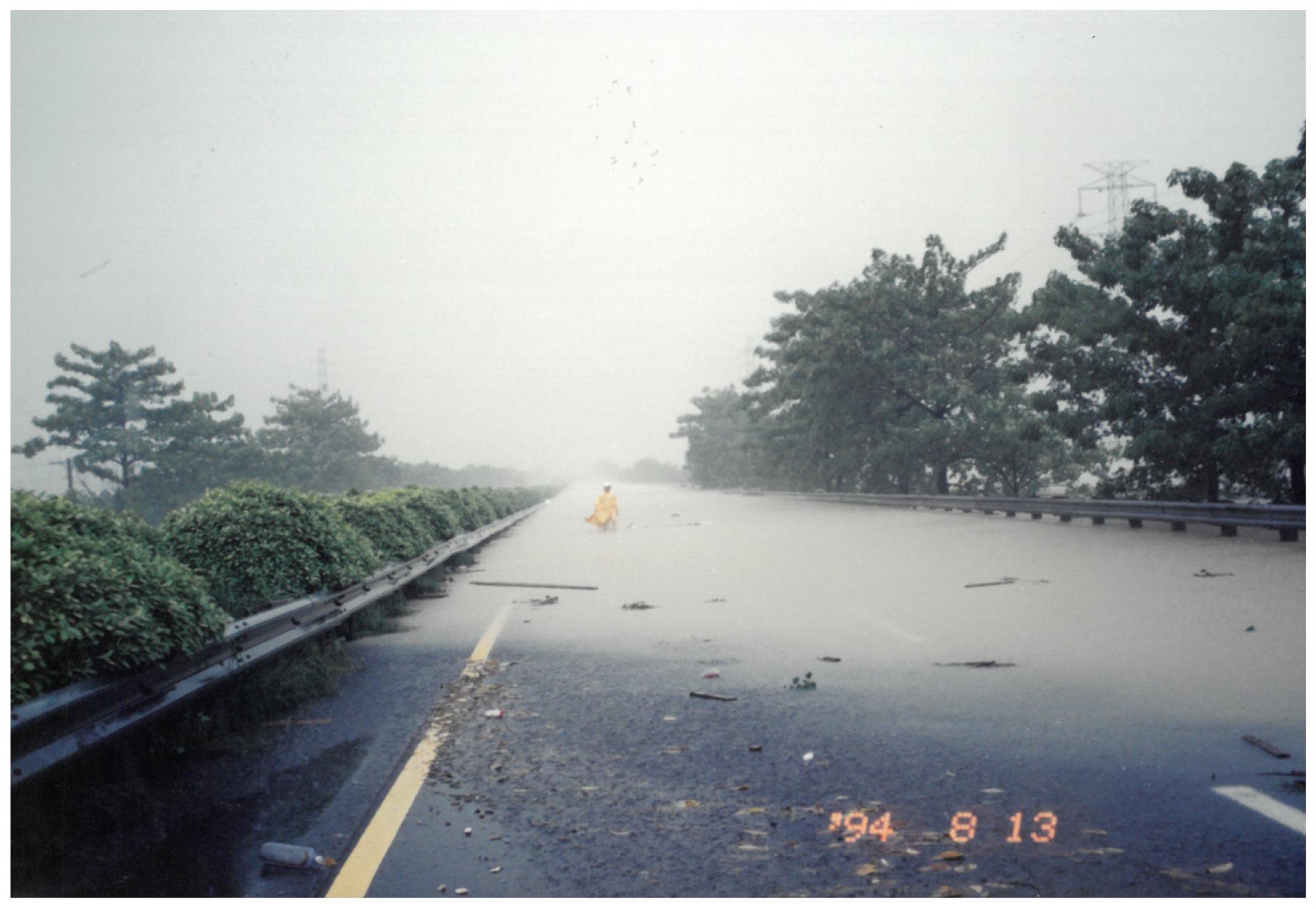 內側車道逐漸失守